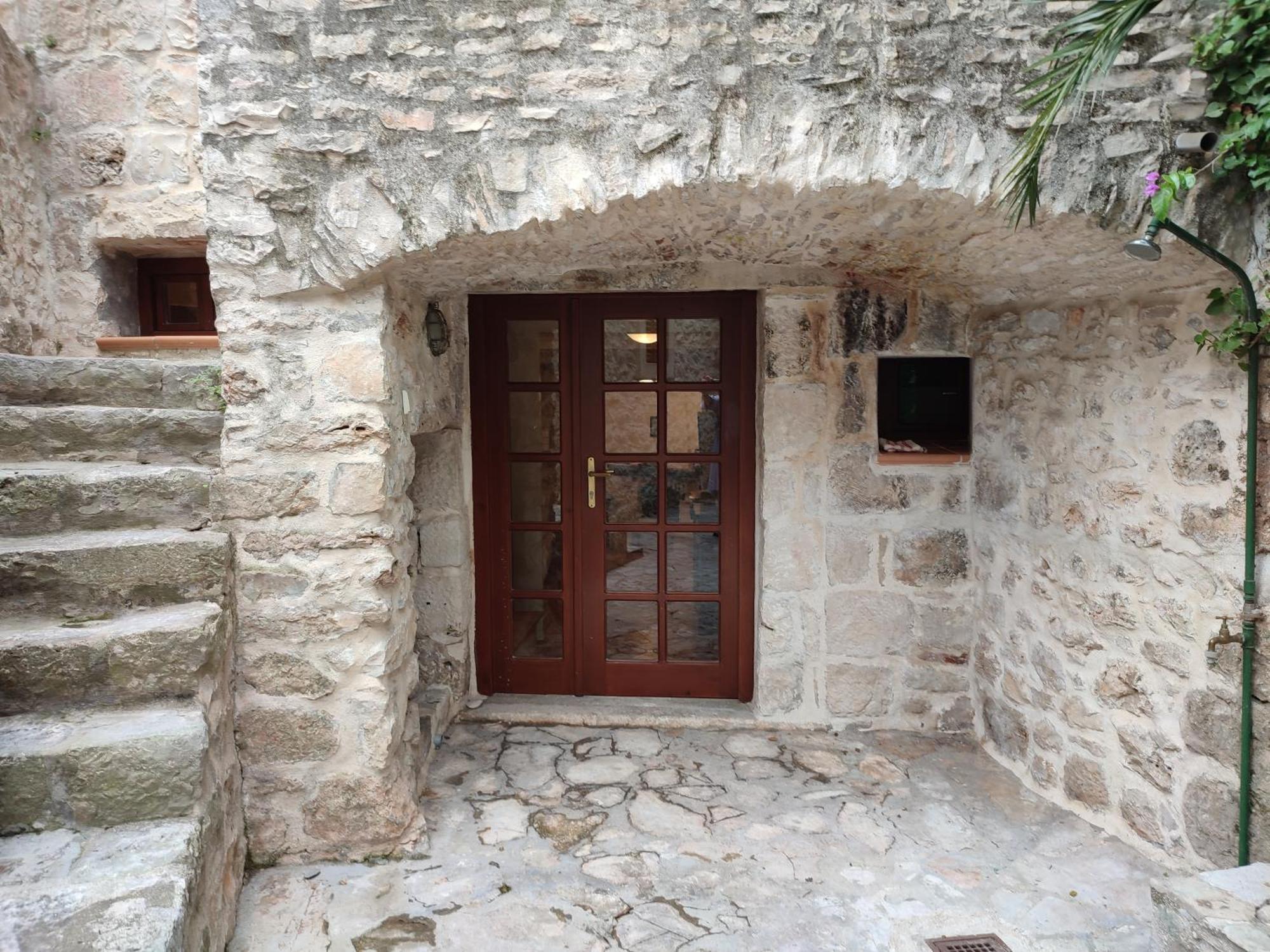 Villa Rustika Sutivan Exterior foto
